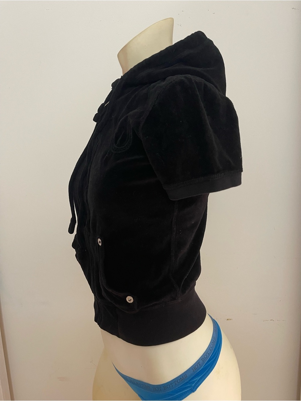 Y2K VINTAGE TRUE RELIGION SHORT SLEEVES BLACK VELVET HOODIE SIZE XS JUNIORS - Picture 6 of 14